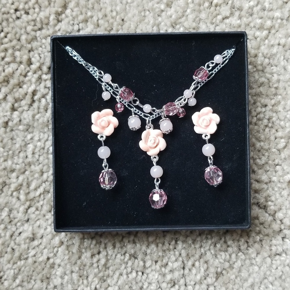 Brand New-Flower Layered Necklace and Earring Set